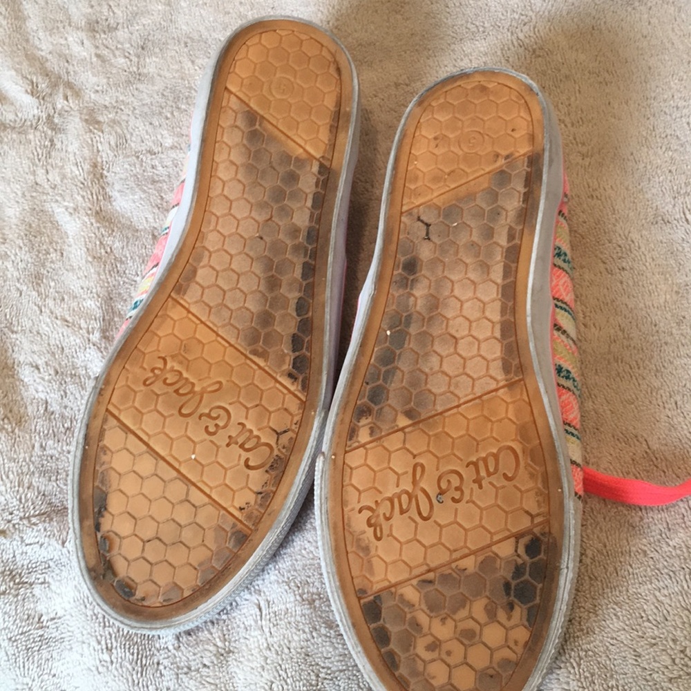 Shoes - Picture 3 of 5